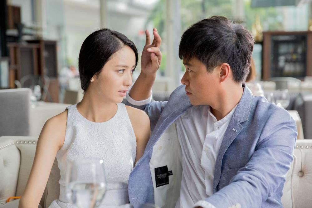 给青春女孩上色